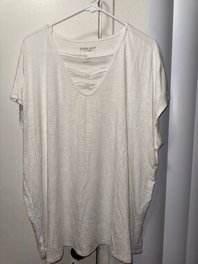 torrid White Short Sleeve Scoop Neck Tee with Ladder Cutouts